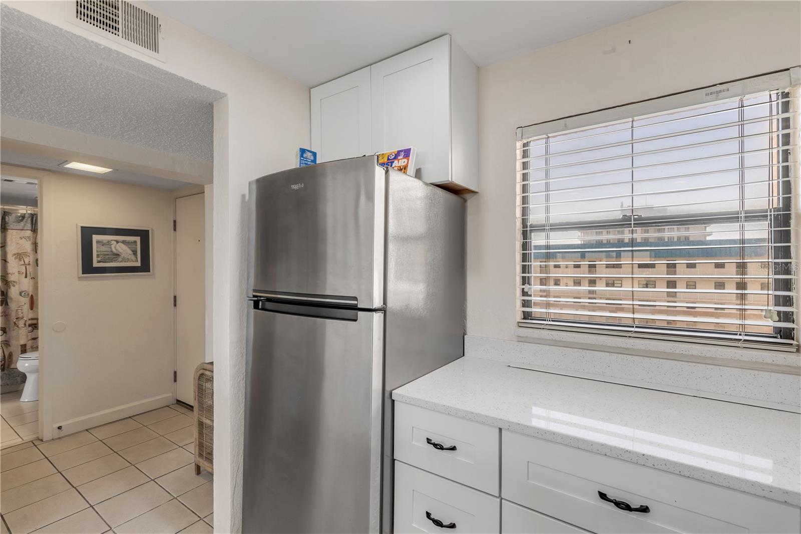 Image 6 of 32 For 4175 Atlantic Avenue 5270