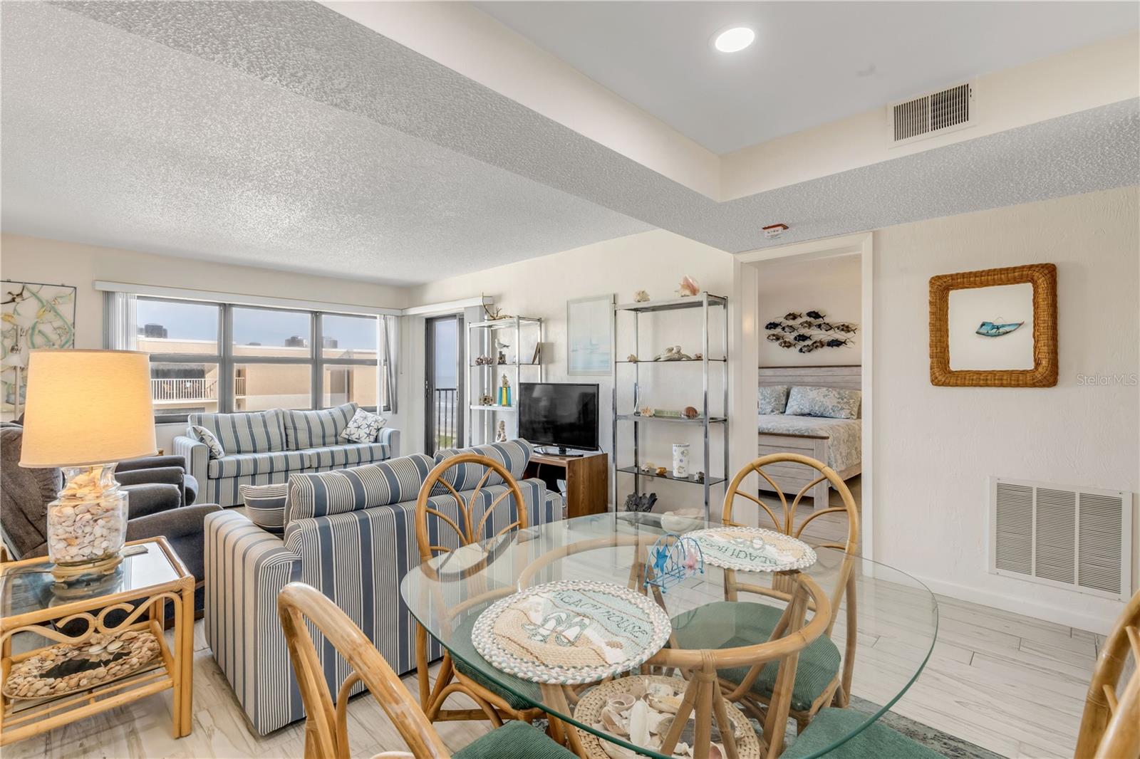 Image 9 of 32 For 4175 Atlantic Avenue 5270
