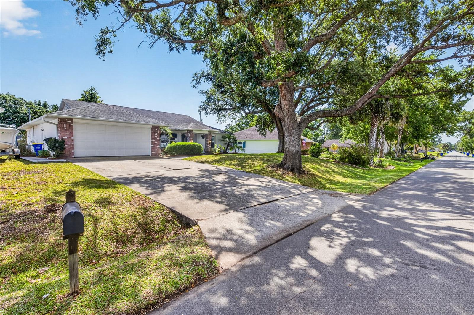 Image 46 of 57 For 2225 Vista Palm Drive
