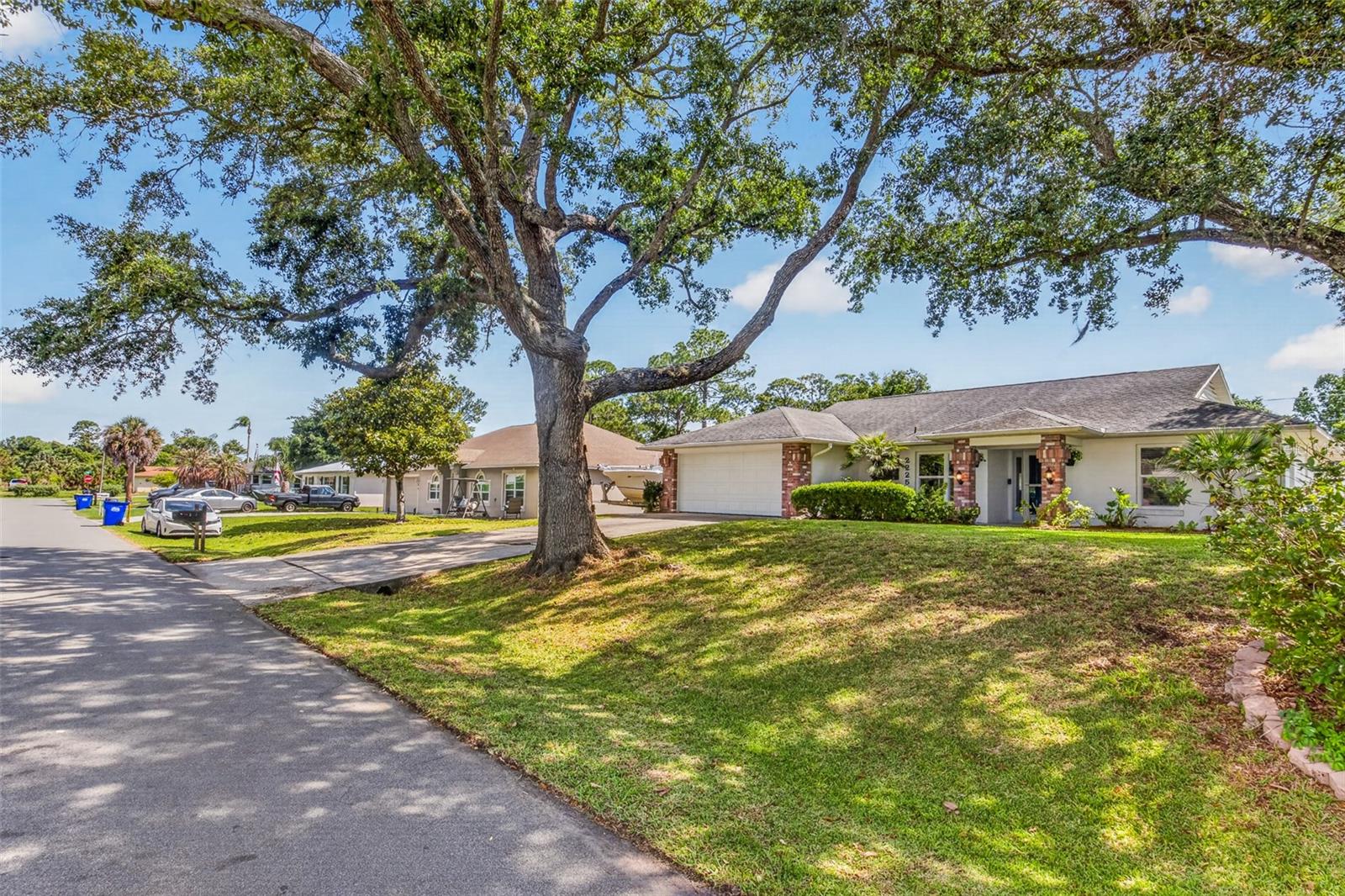 Image 49 of 57 For 2225 Vista Palm Drive
