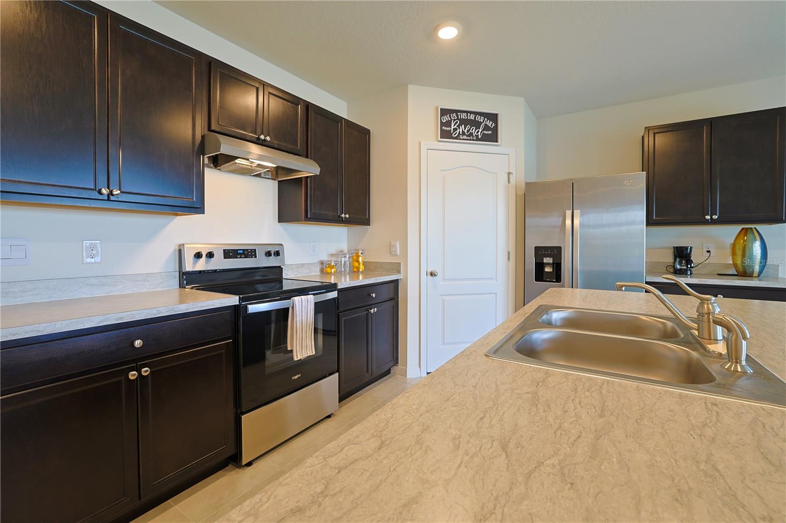 Image 12 of 39 For 2641 Neverland Drive