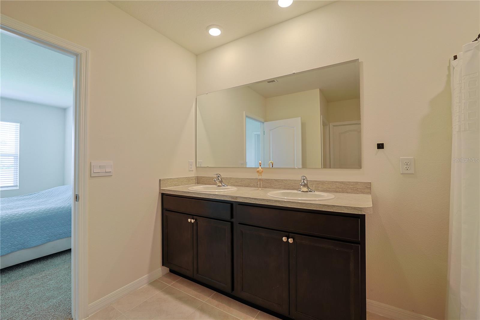 Image 28 of 39 For 2641 Neverland Drive