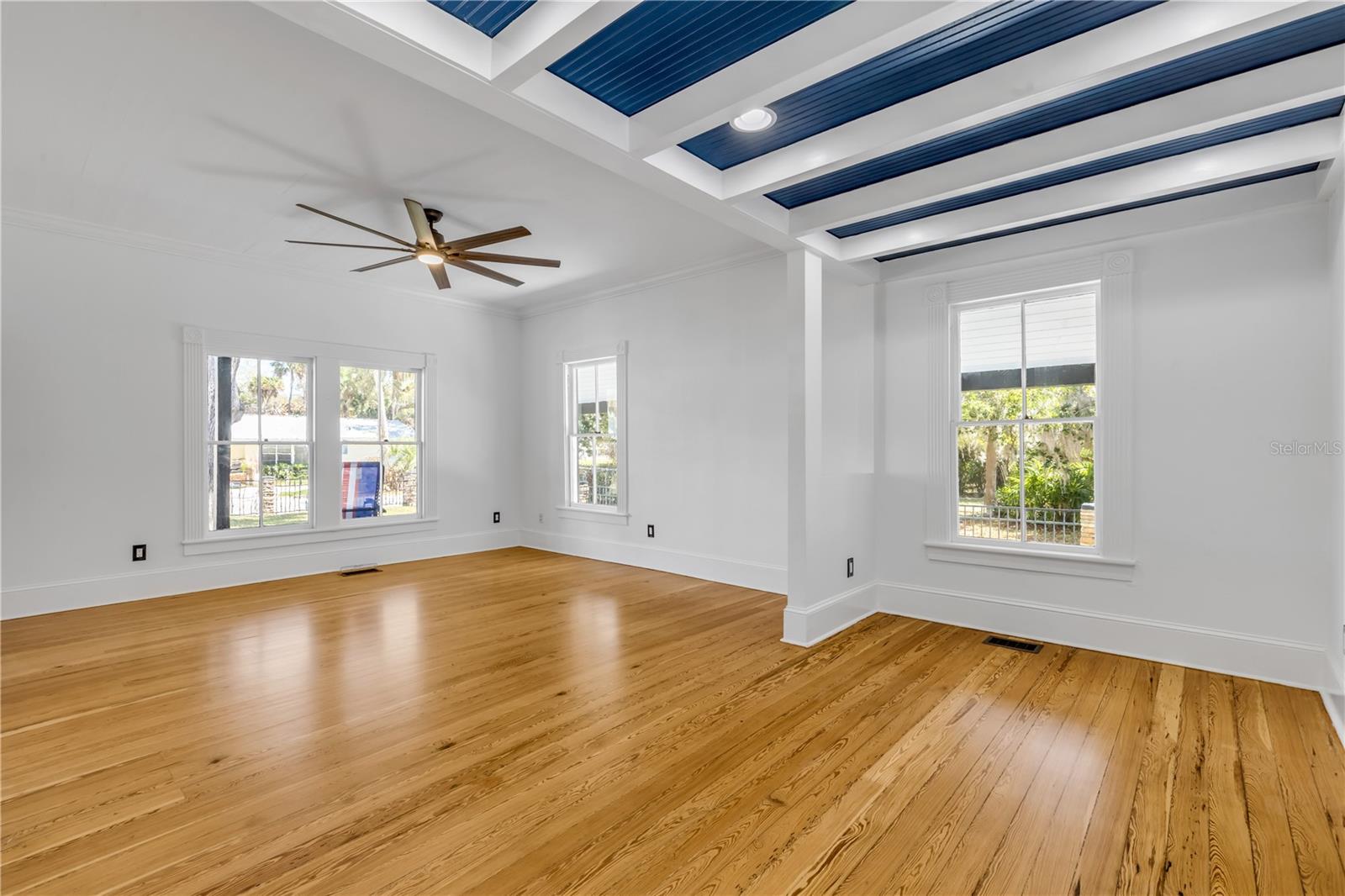 Image 11 of 88 For 532 Faulkner Street