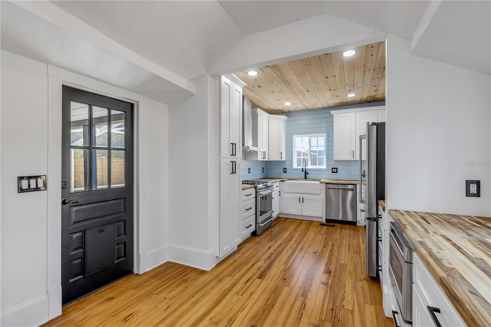 Image 16 of 88 For 532 Faulkner Street