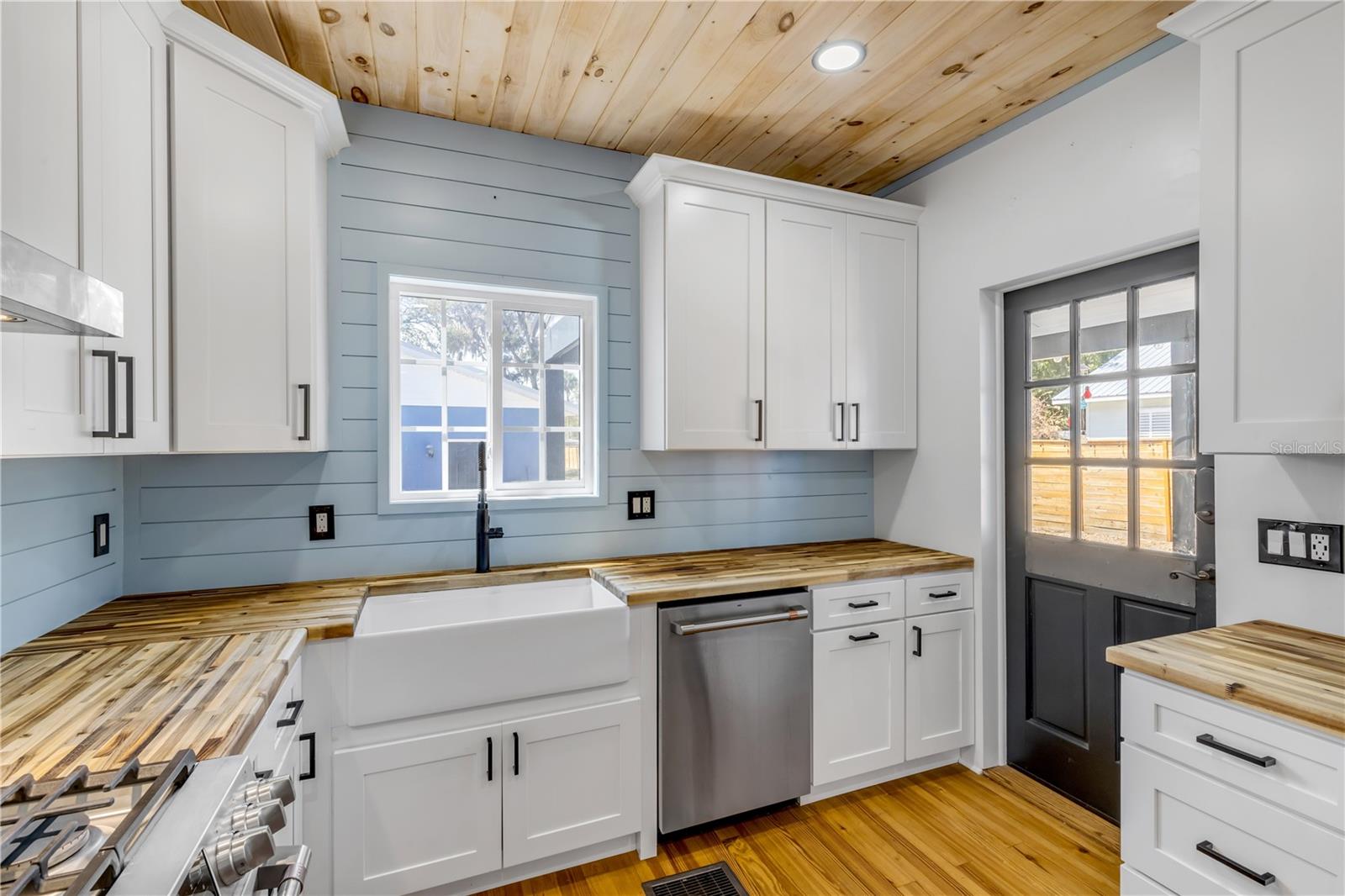 Image 18 of 88 For 532 Faulkner Street