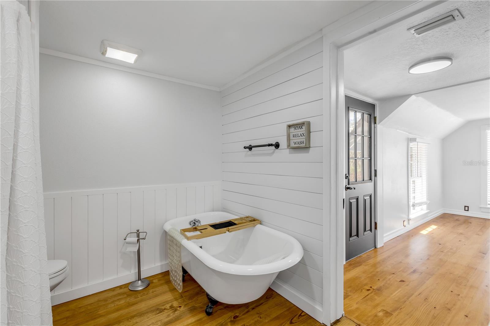 Image 42 of 88 For 532 Faulkner Street
