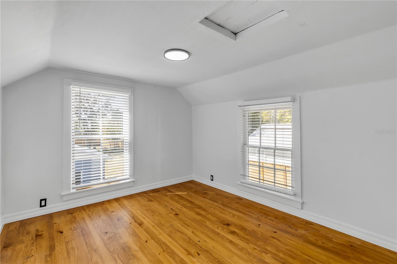 Image 45 of 88 For 532 Faulkner Street