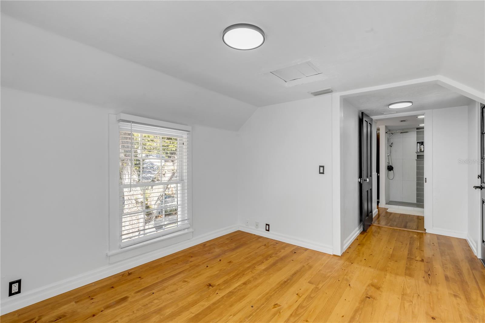 Image 47 of 88 For 532 Faulkner Street