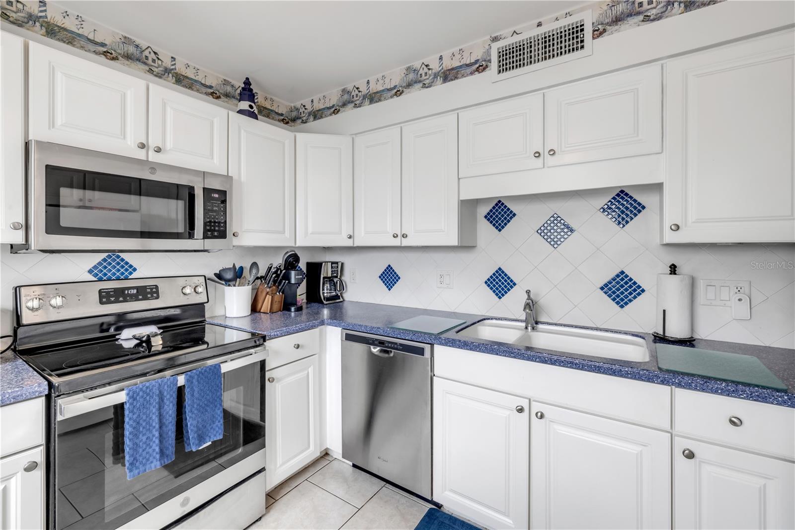 Image 10 of 32 For 577 Atlantic Avenue 7