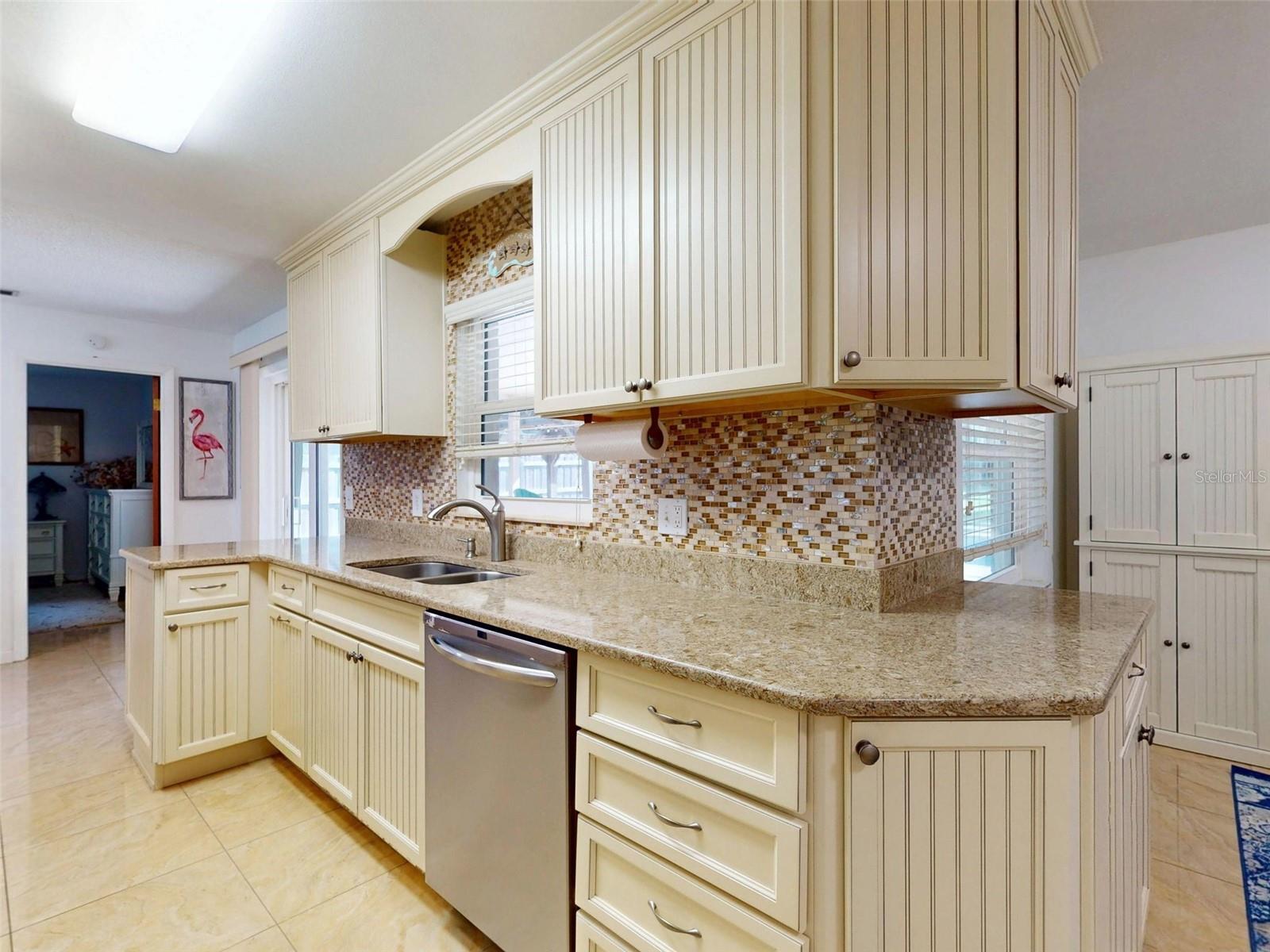 Image 11 of 45 For 4605 Saxon Drive