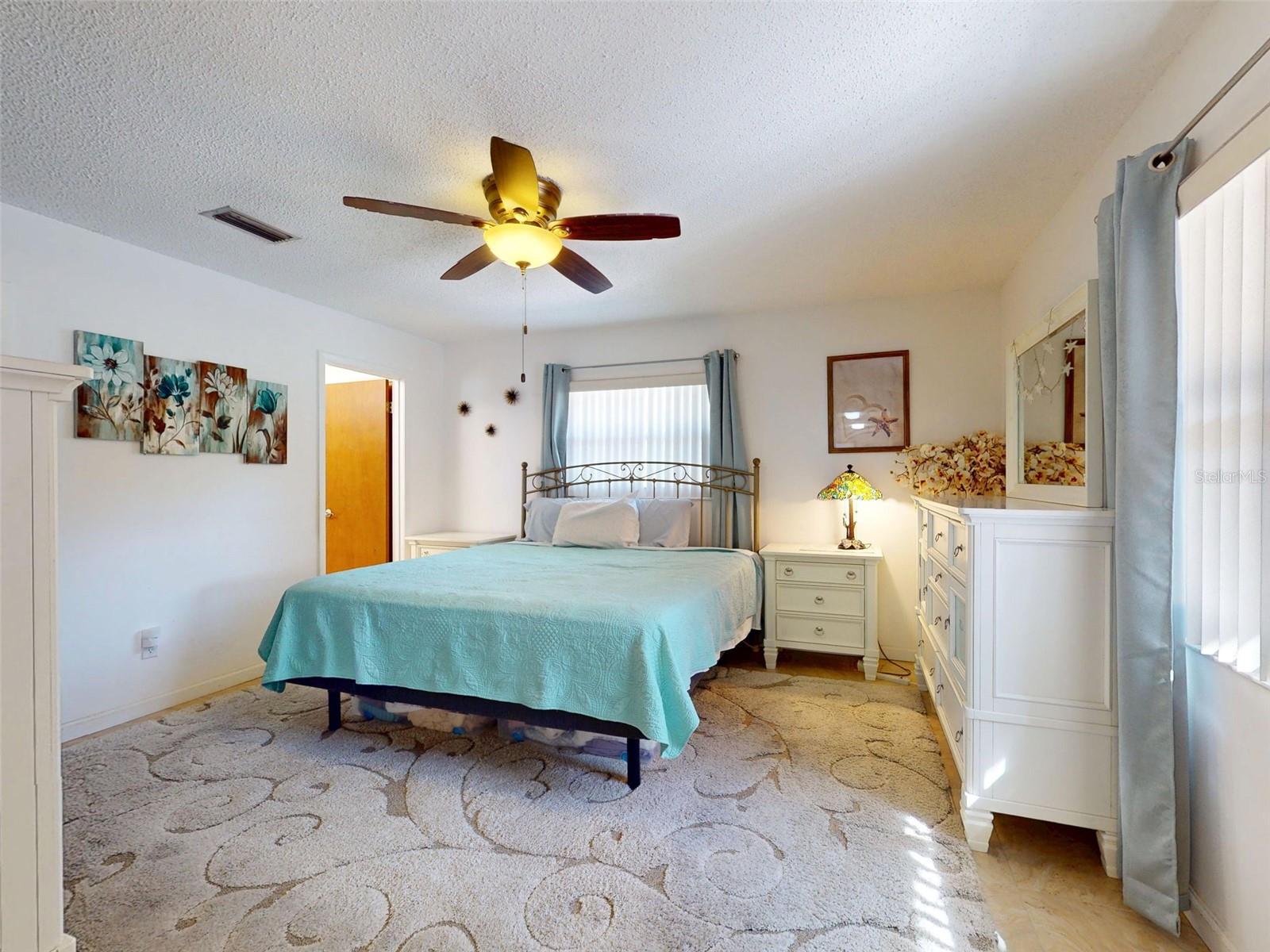 Image 15 of 45 For 4605 Saxon Drive