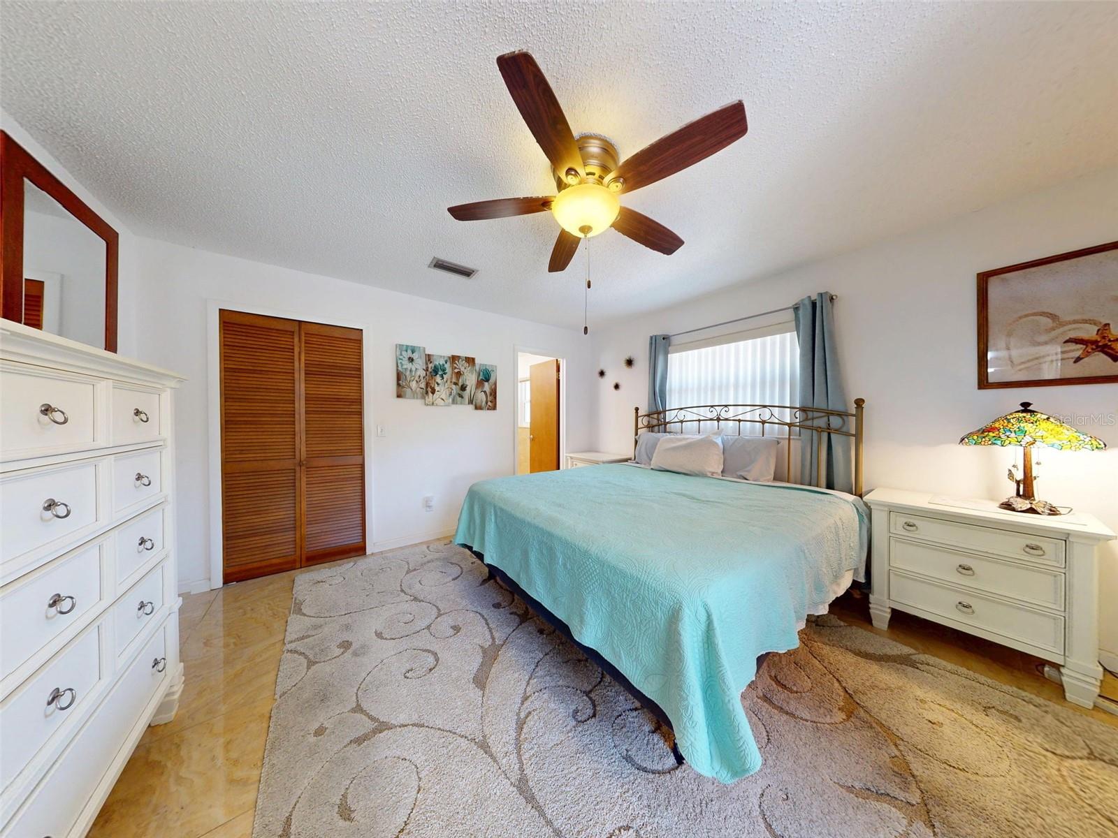 Image 16 of 45 For 4605 Saxon Drive