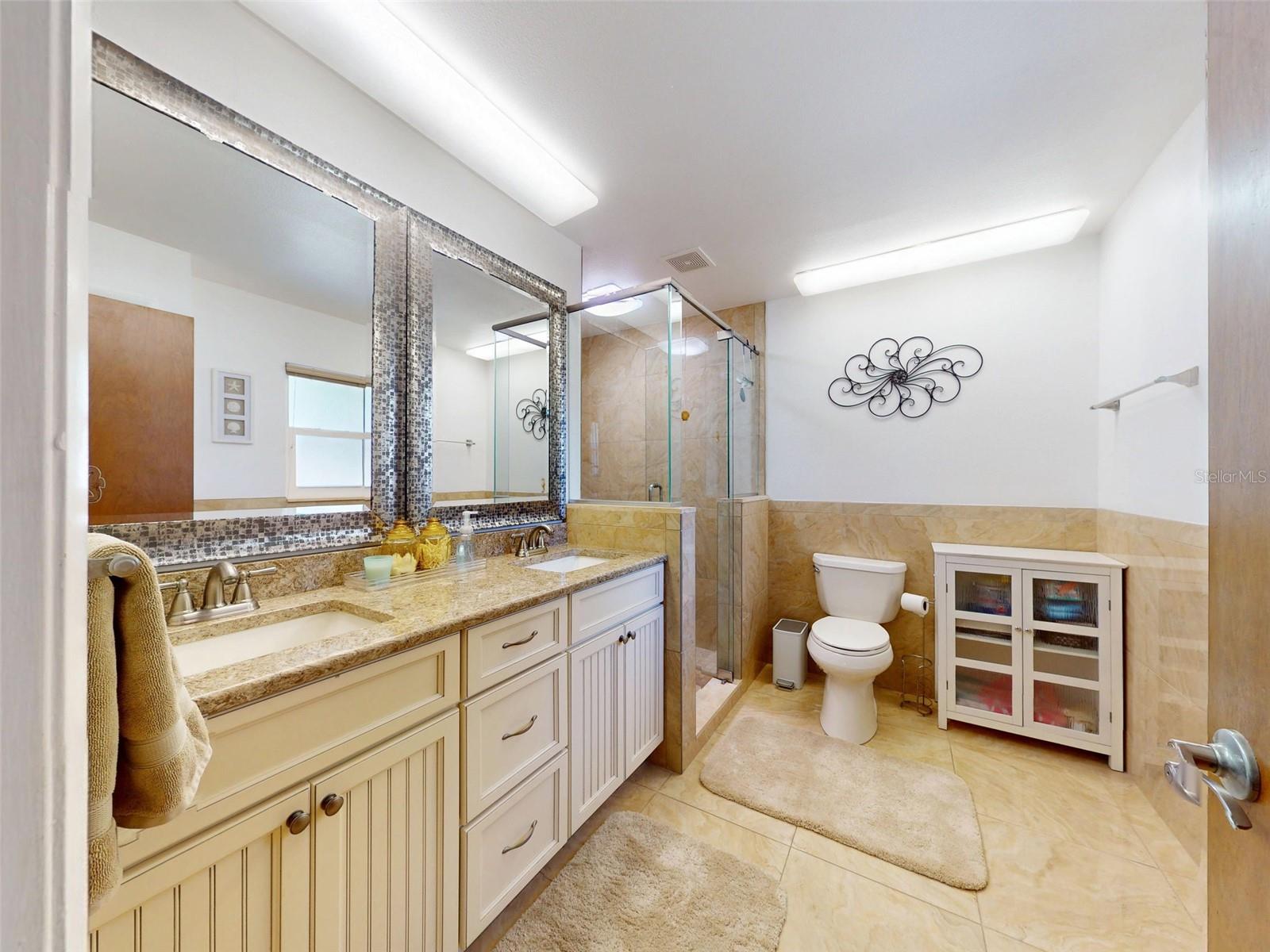 Image 18 of 45 For 4605 Saxon Drive