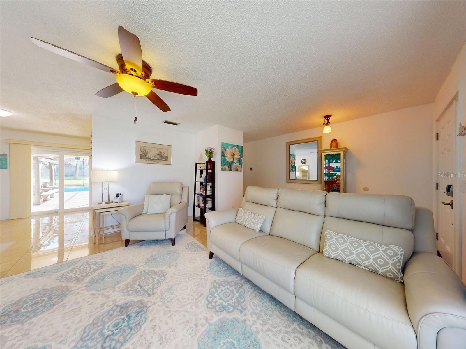 Image 4 of 45 For 4605 Saxon Drive