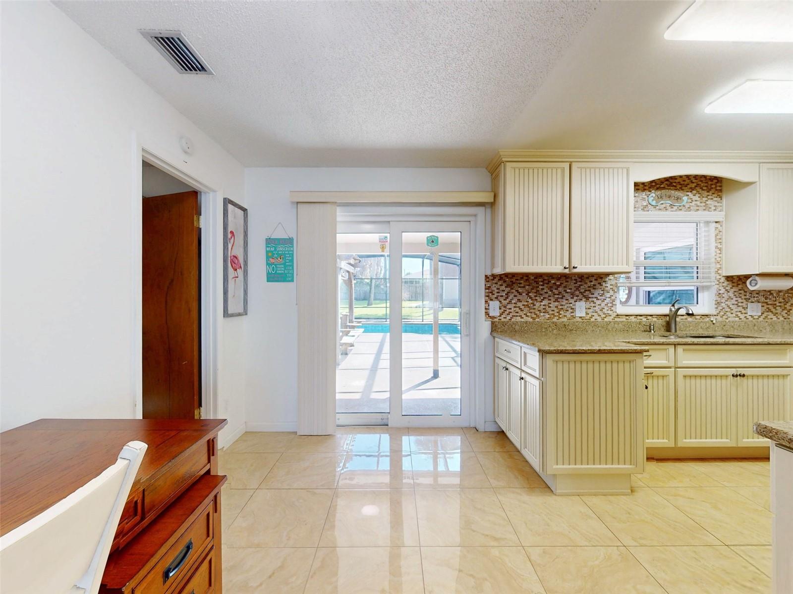 Image 6 of 45 For 4605 Saxon Drive