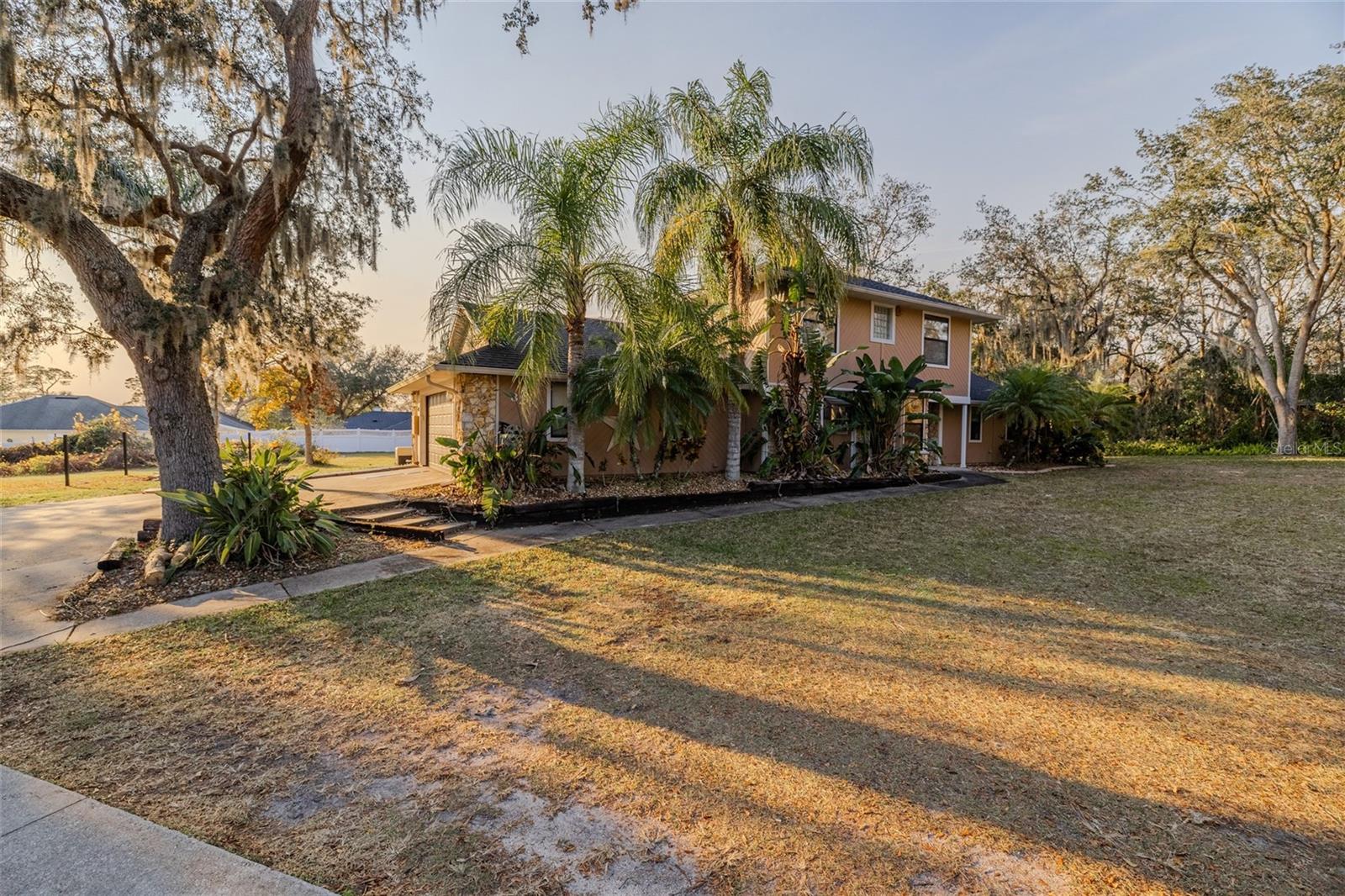 Image 21 of 39 For 821 Highpoint Drive