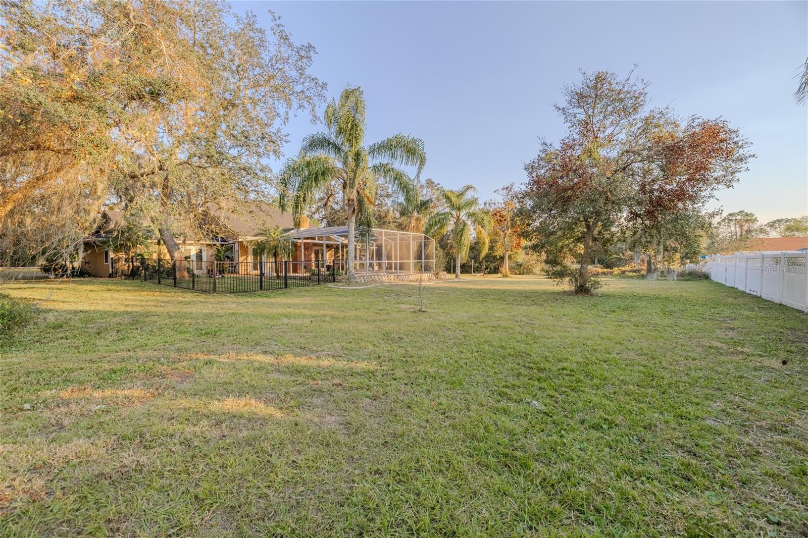Image 23 of 39 For 821 Highpoint Drive