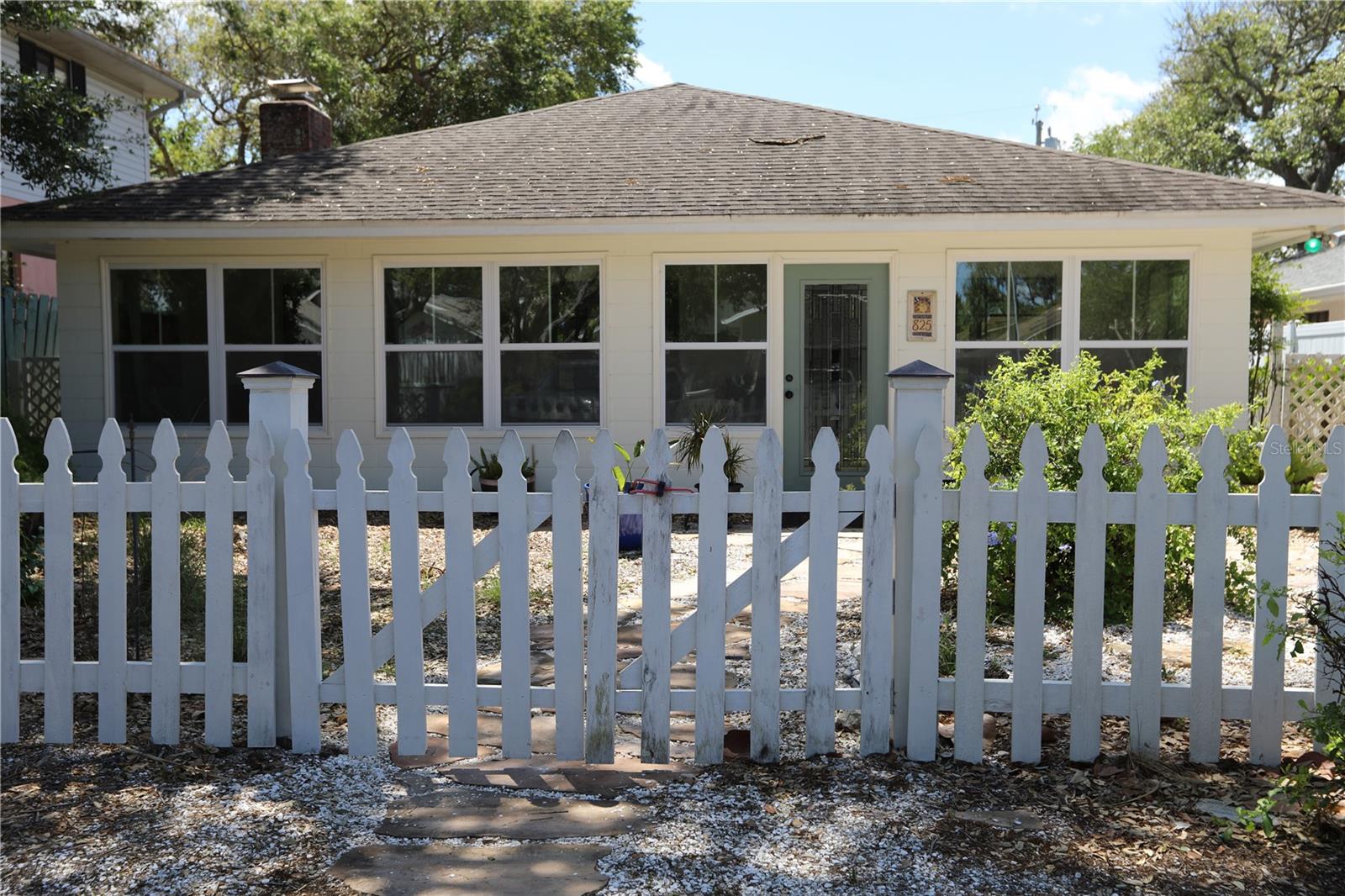 Image 2 of 61 For 825 23rd Avenue