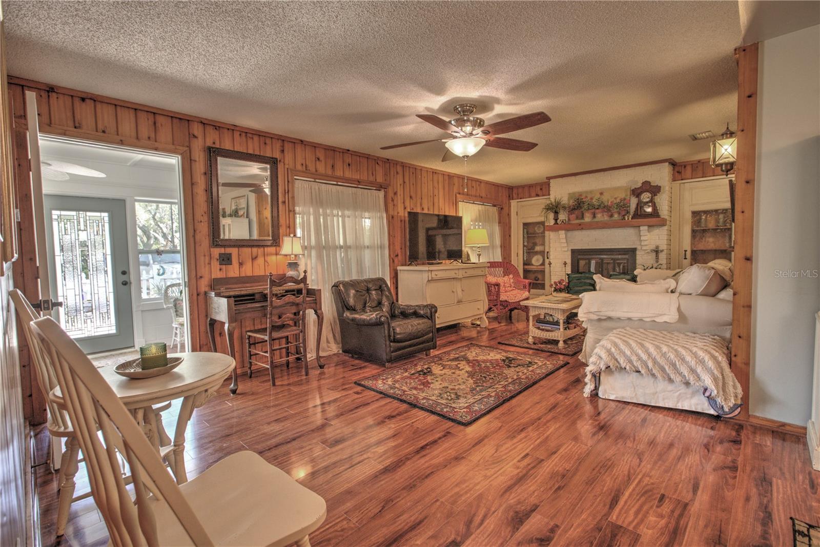 Image 32 of 61 For 825 23rd Avenue