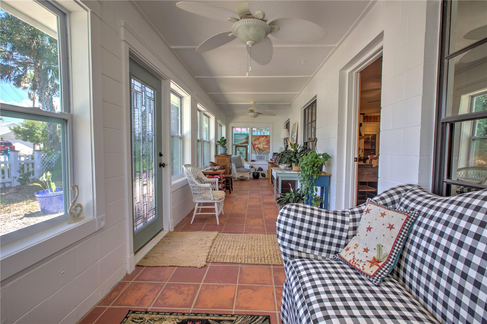 Image 4 of 61 For 825 23rd Avenue