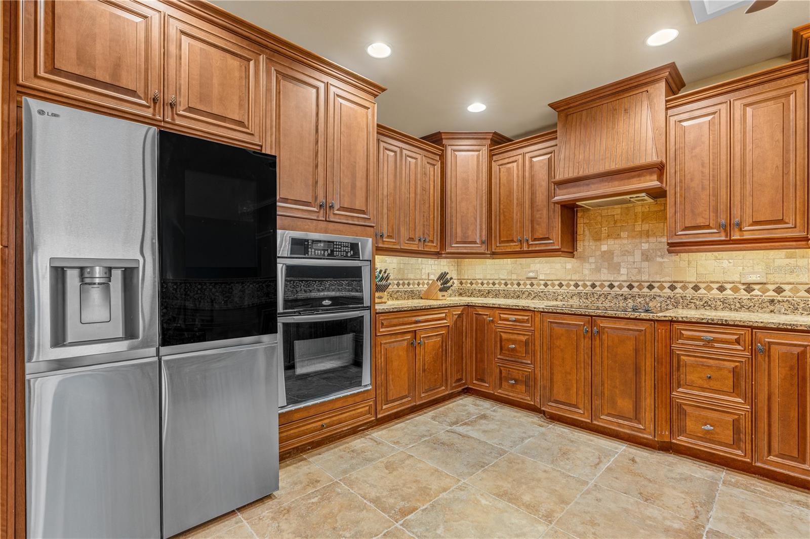 Image 10 of 51 For 2450 Ocean Shore Boulevard 211