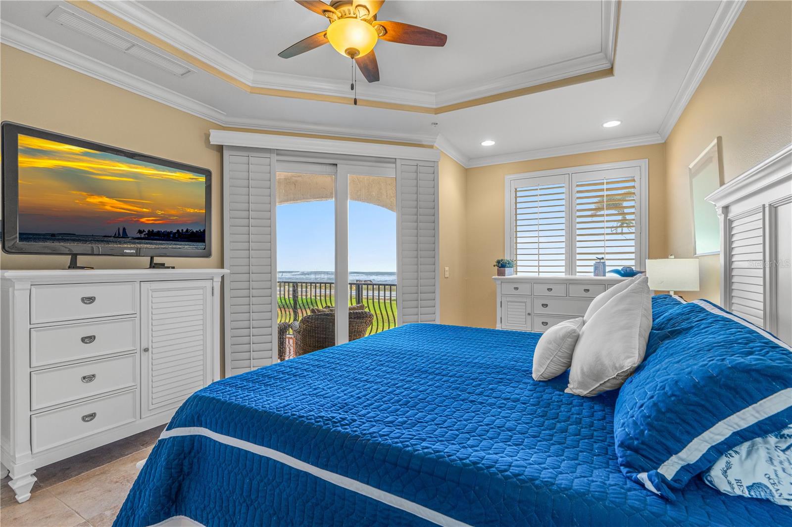 Image 16 of 51 For 2450 Ocean Shore Boulevard 211