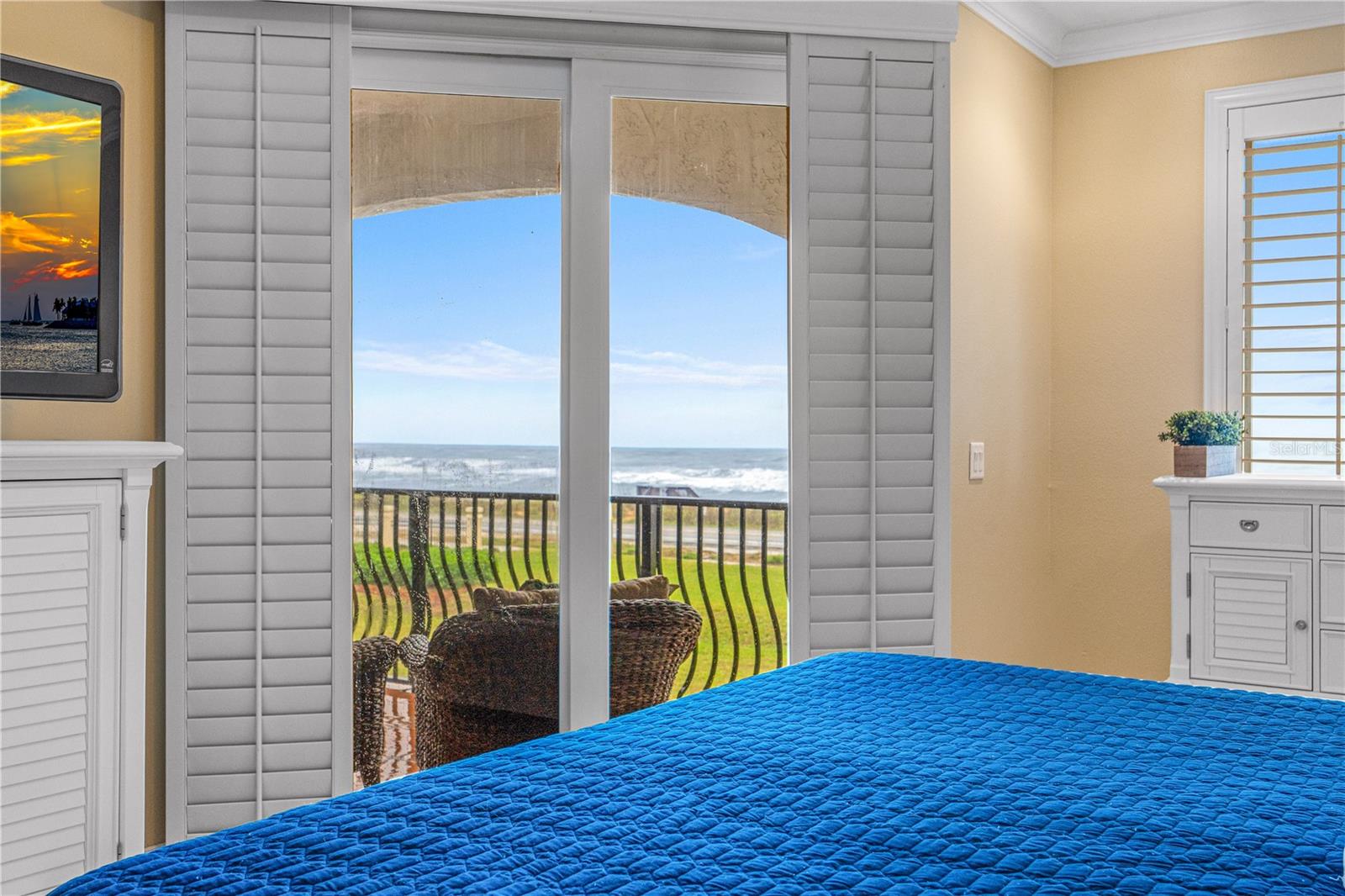 Image 17 of 51 For 2450 Ocean Shore Boulevard 211