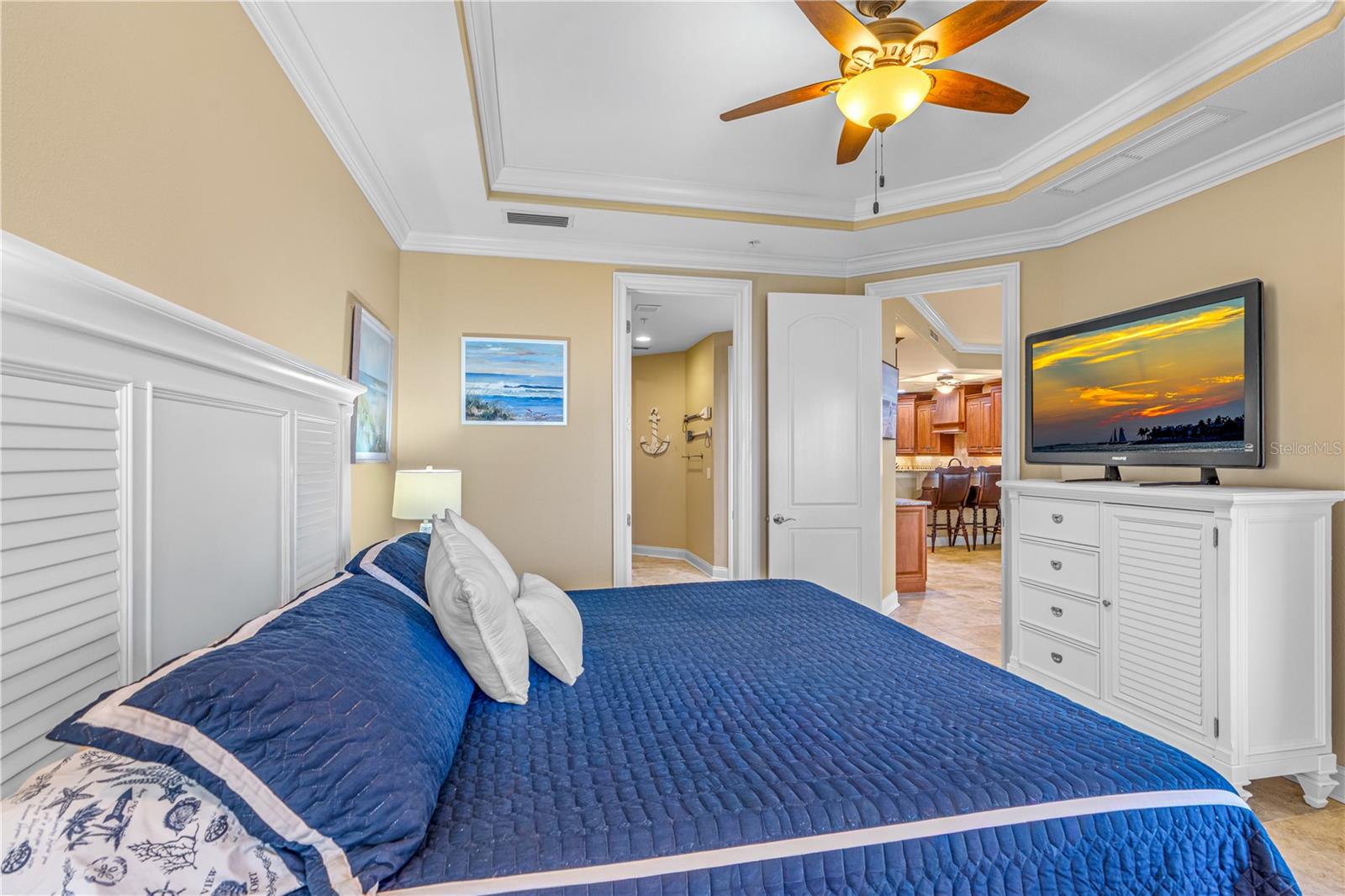 Image 19 of 51 For 2450 Ocean Shore Boulevard 211