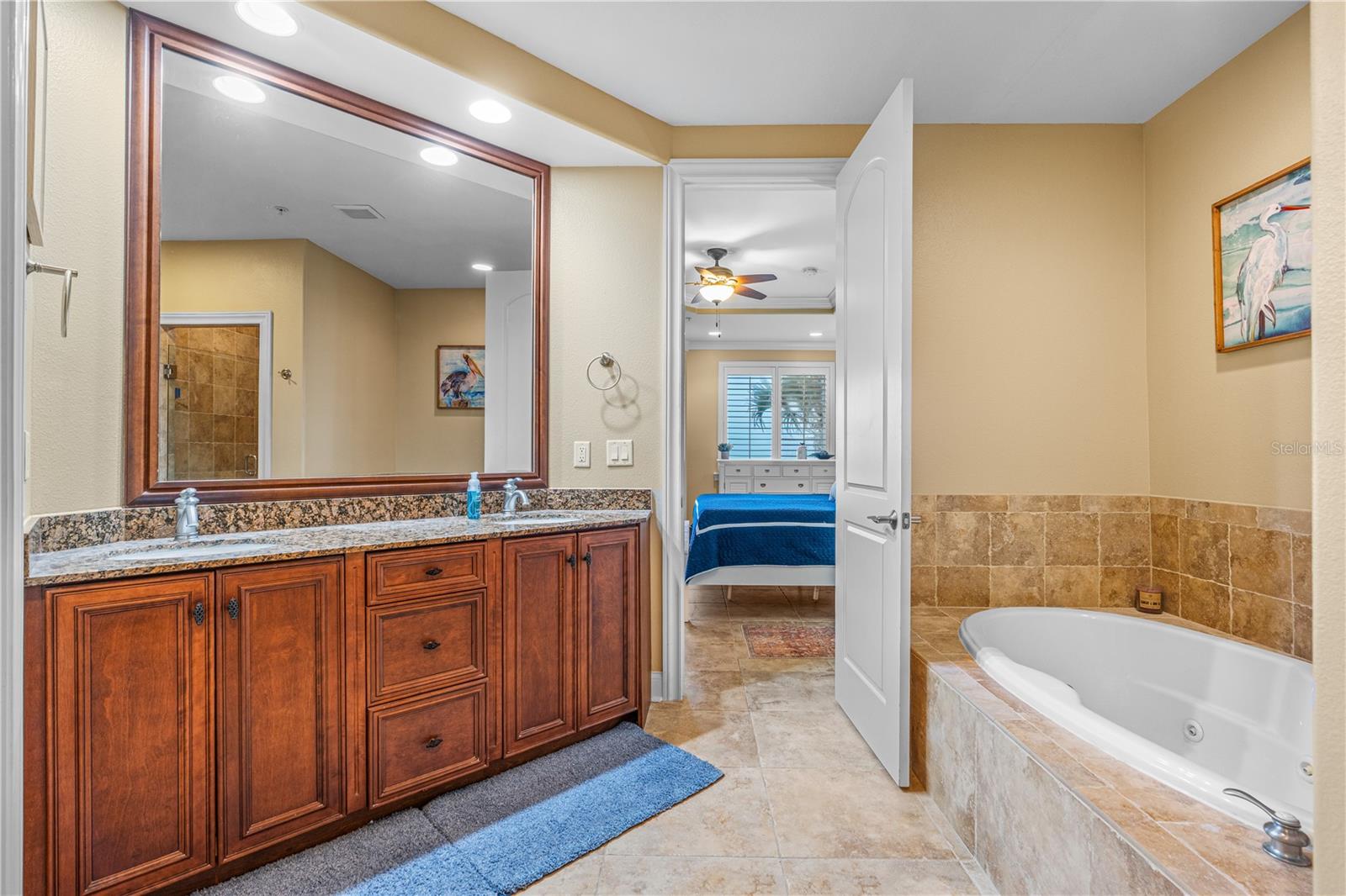 Image 21 of 51 For 2450 Ocean Shore Boulevard 211