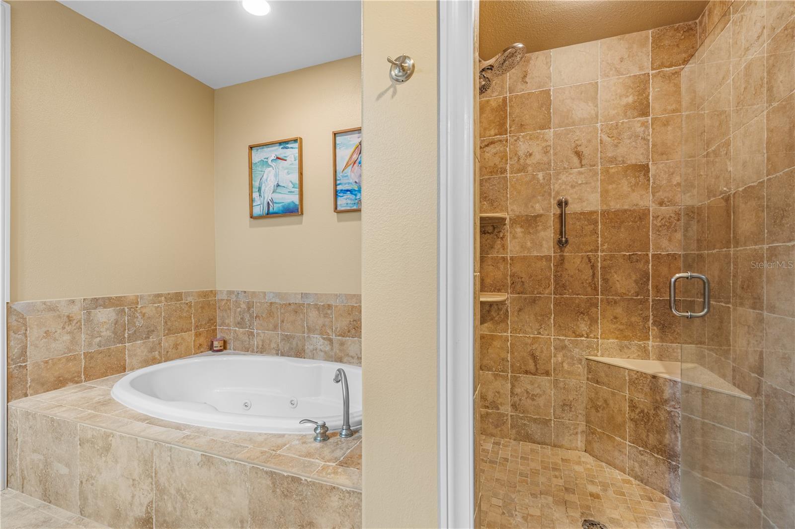 Image 22 of 51 For 2450 Ocean Shore Boulevard 211