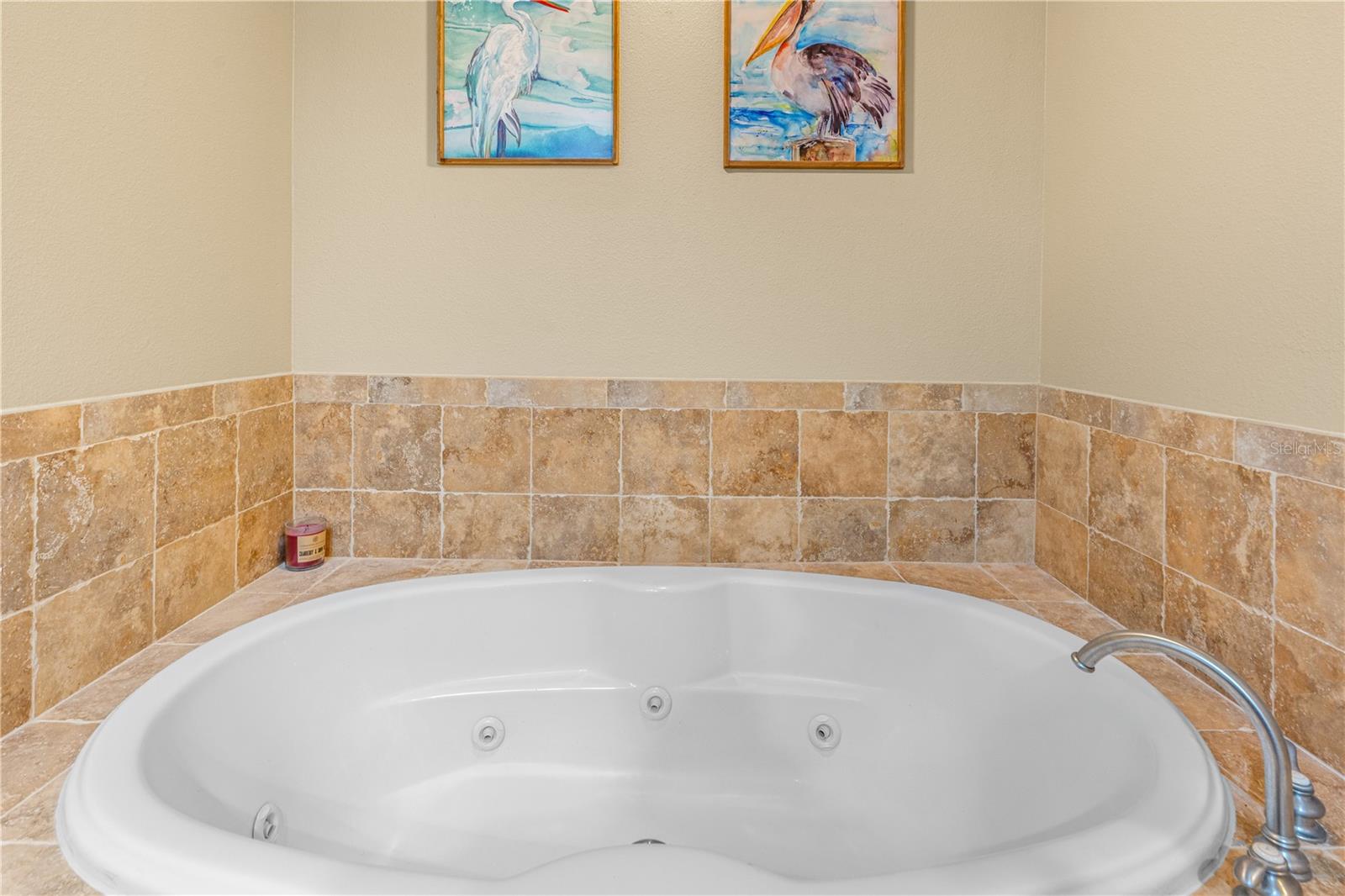 Image 23 of 51 For 2450 Ocean Shore Boulevard 211