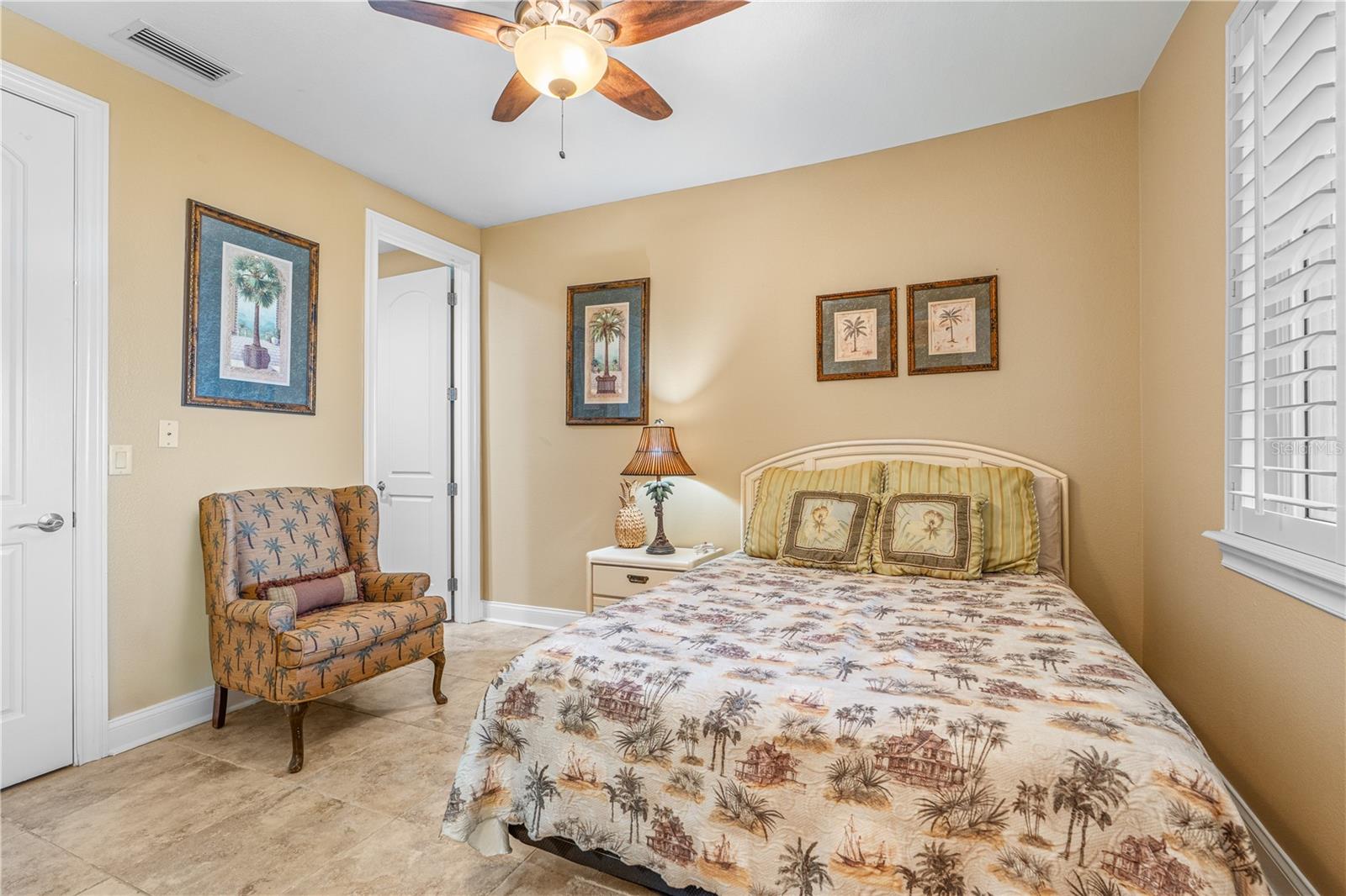 Image 25 of 51 For 2450 Ocean Shore Boulevard 211