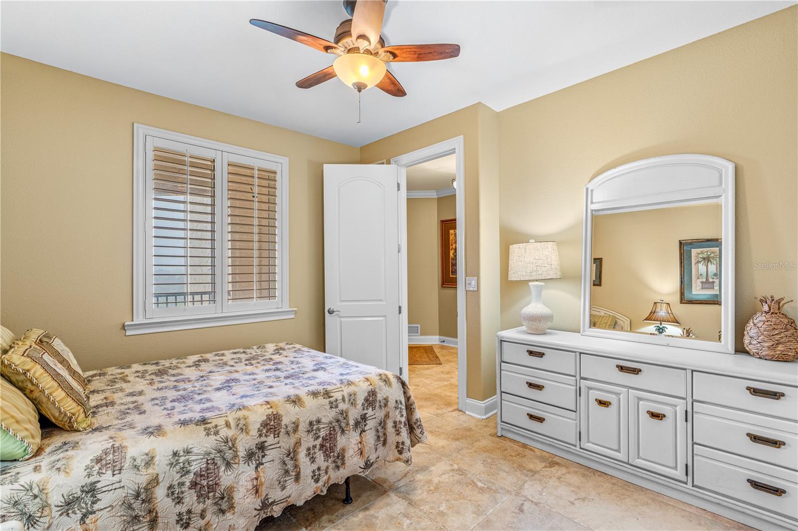 Image 26 of 51 For 2450 Ocean Shore Boulevard 211