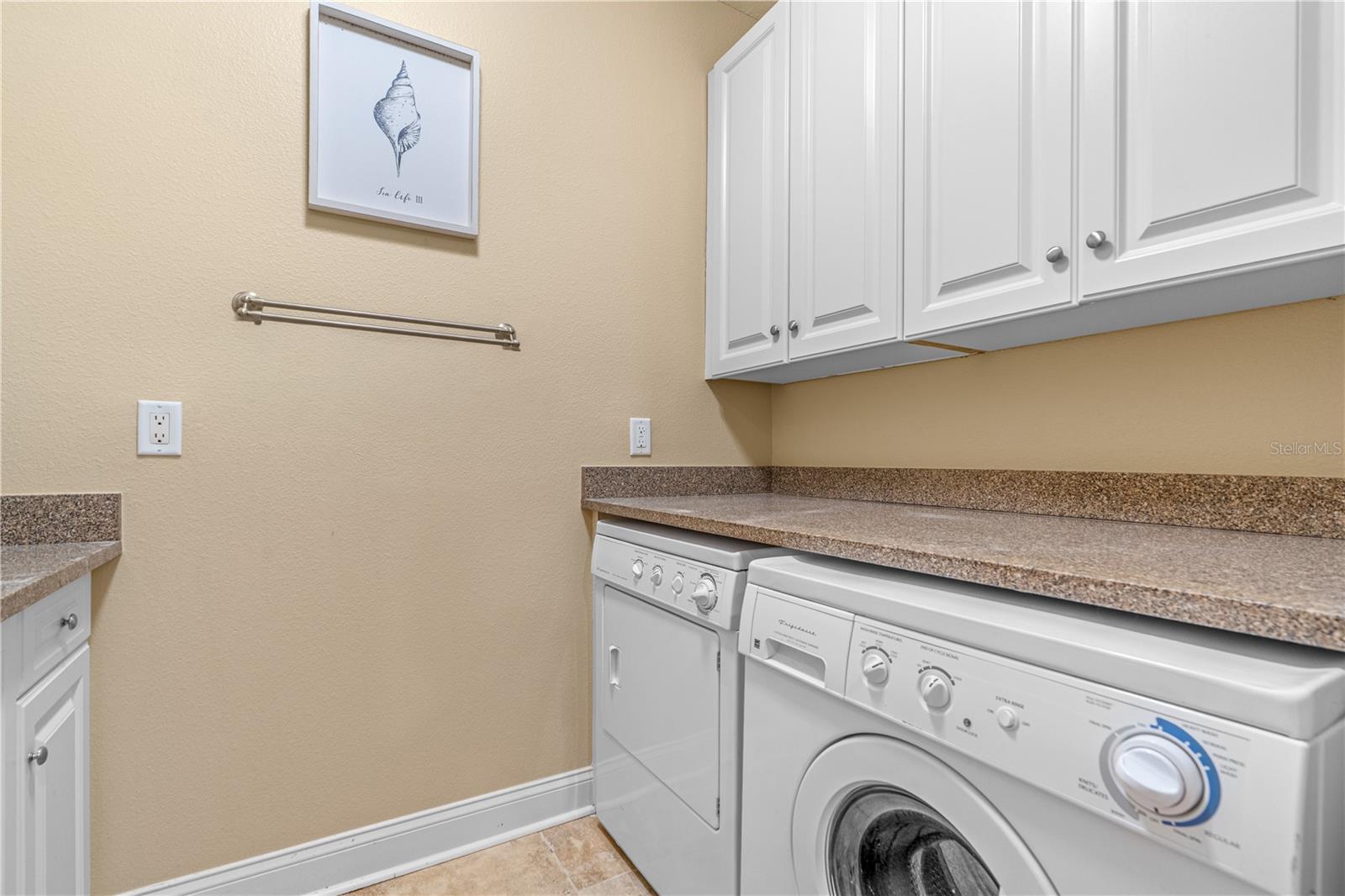 Image 33 of 51 For 2450 Ocean Shore Boulevard 211