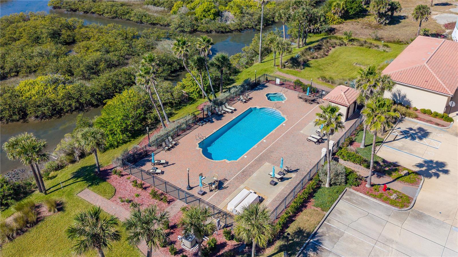 Image 44 of 51 For 2450 Ocean Shore Boulevard 211