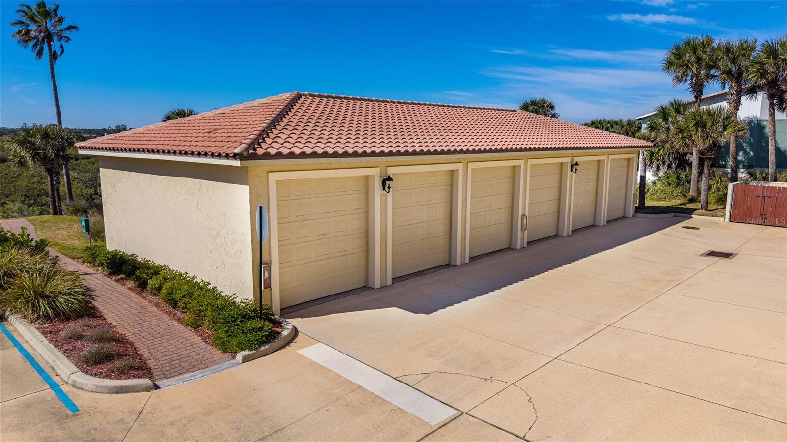 Image 49 of 51 For 2450 Ocean Shore Boulevard 211