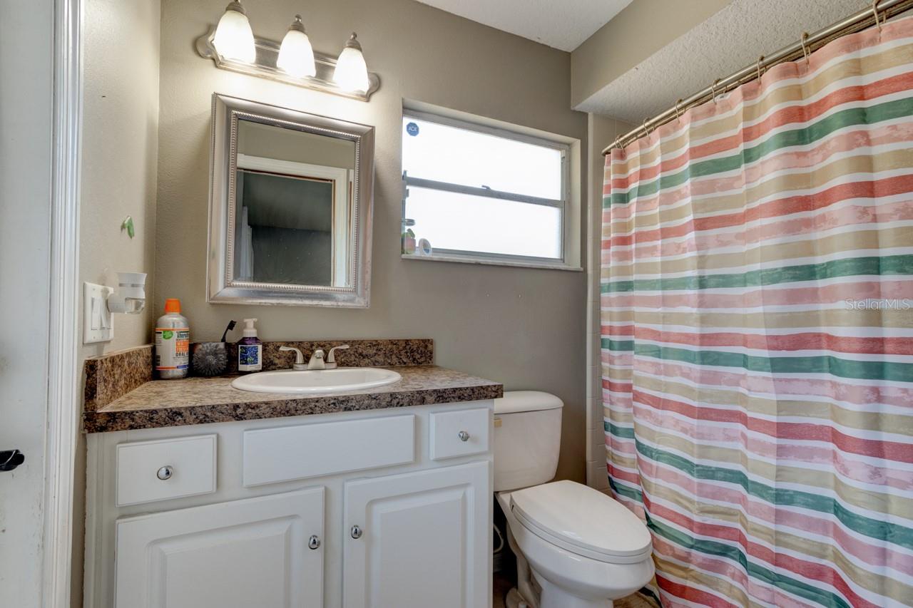 Image 7 of 11 For 252 Lancaster Avenue