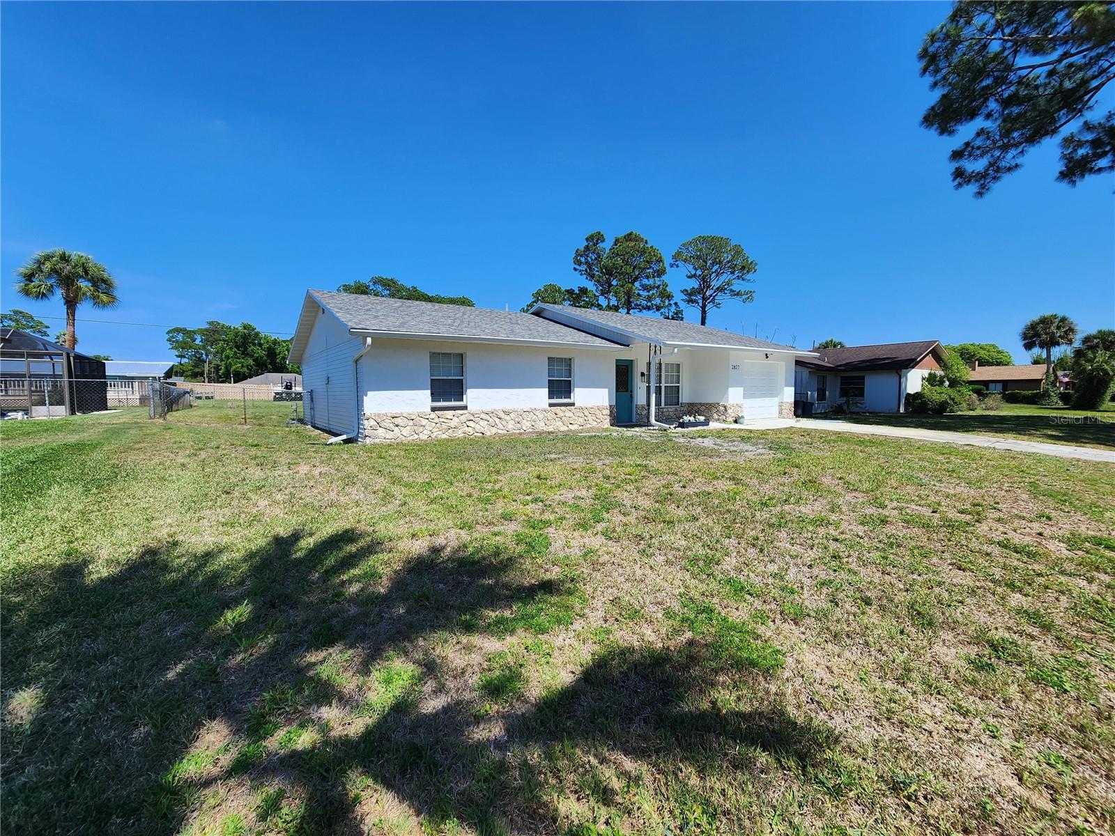 Image 2 of 13 For 2827 Royal Palm Drive