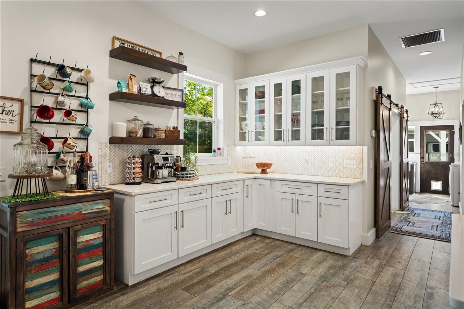 Image 16 of 78 For 5901 Solana Street