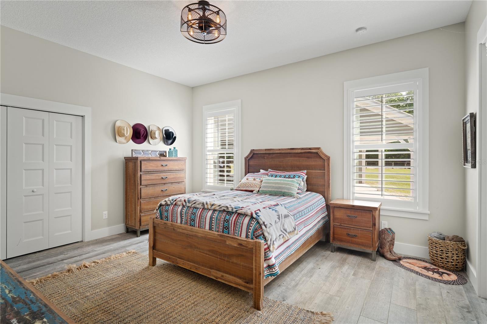Image 35 of 78 For 5901 Solana Street