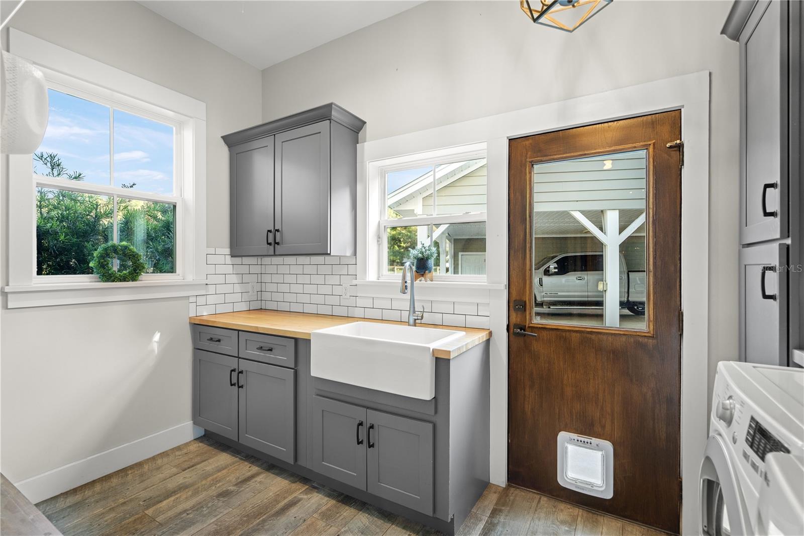 Image 39 of 78 For 5901 Solana Street