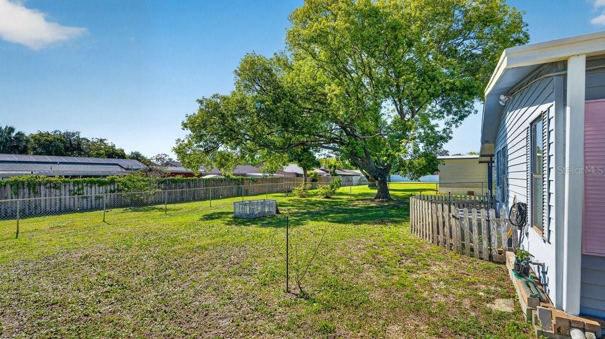 Image 41 of 49 For 780 Greenfield Drive