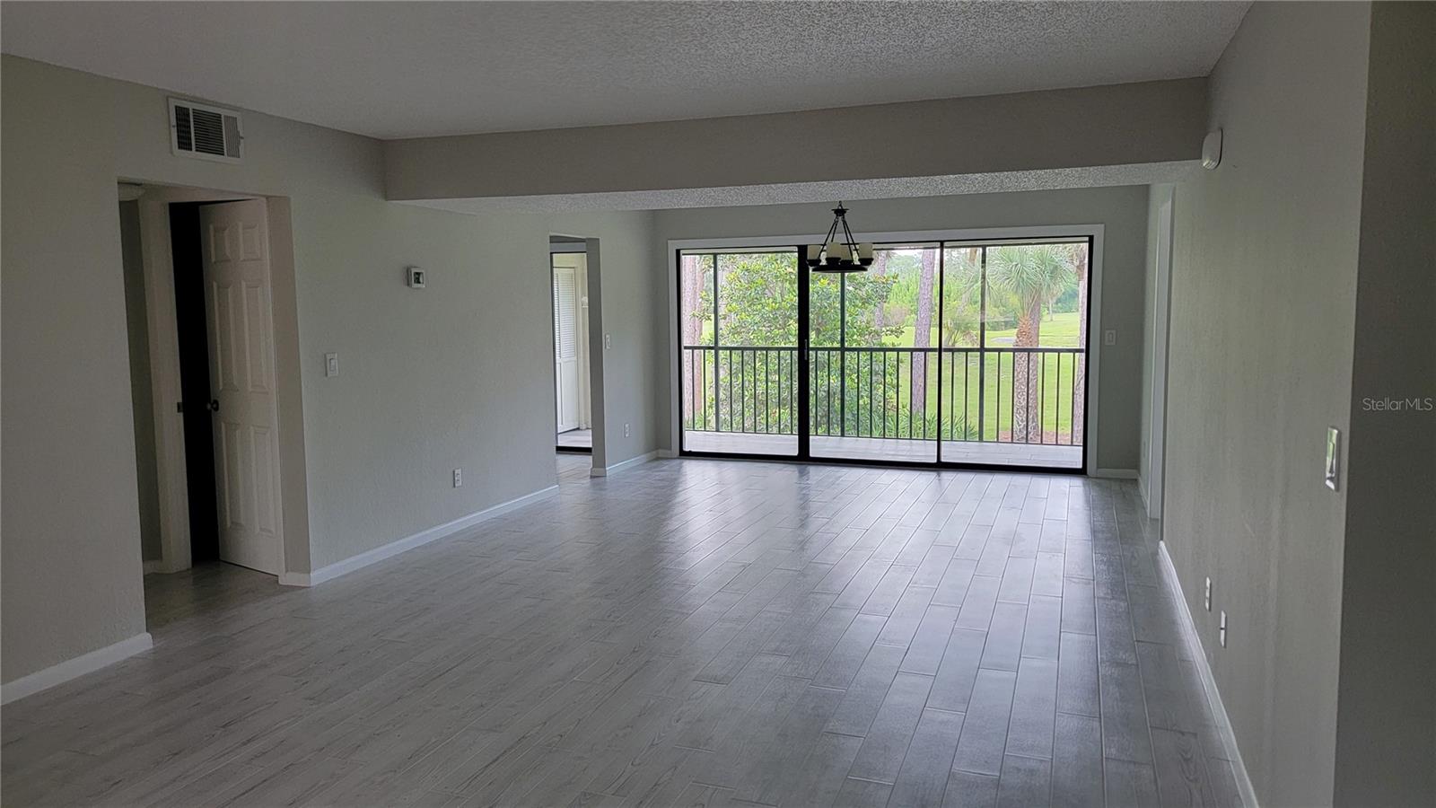 Image 3 of 6 For 275 Indigo Drive 204