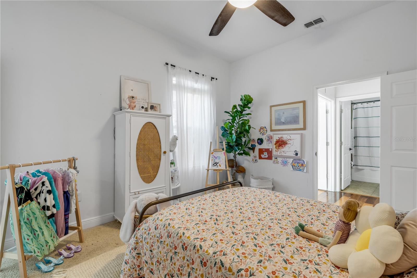 Listing photo id 13 for 3021 Isola Bella Boulevard