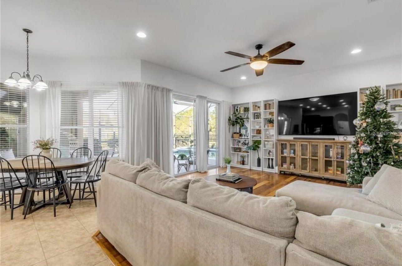 Listing photo id 53 for 3021 Isola Bella Boulevard