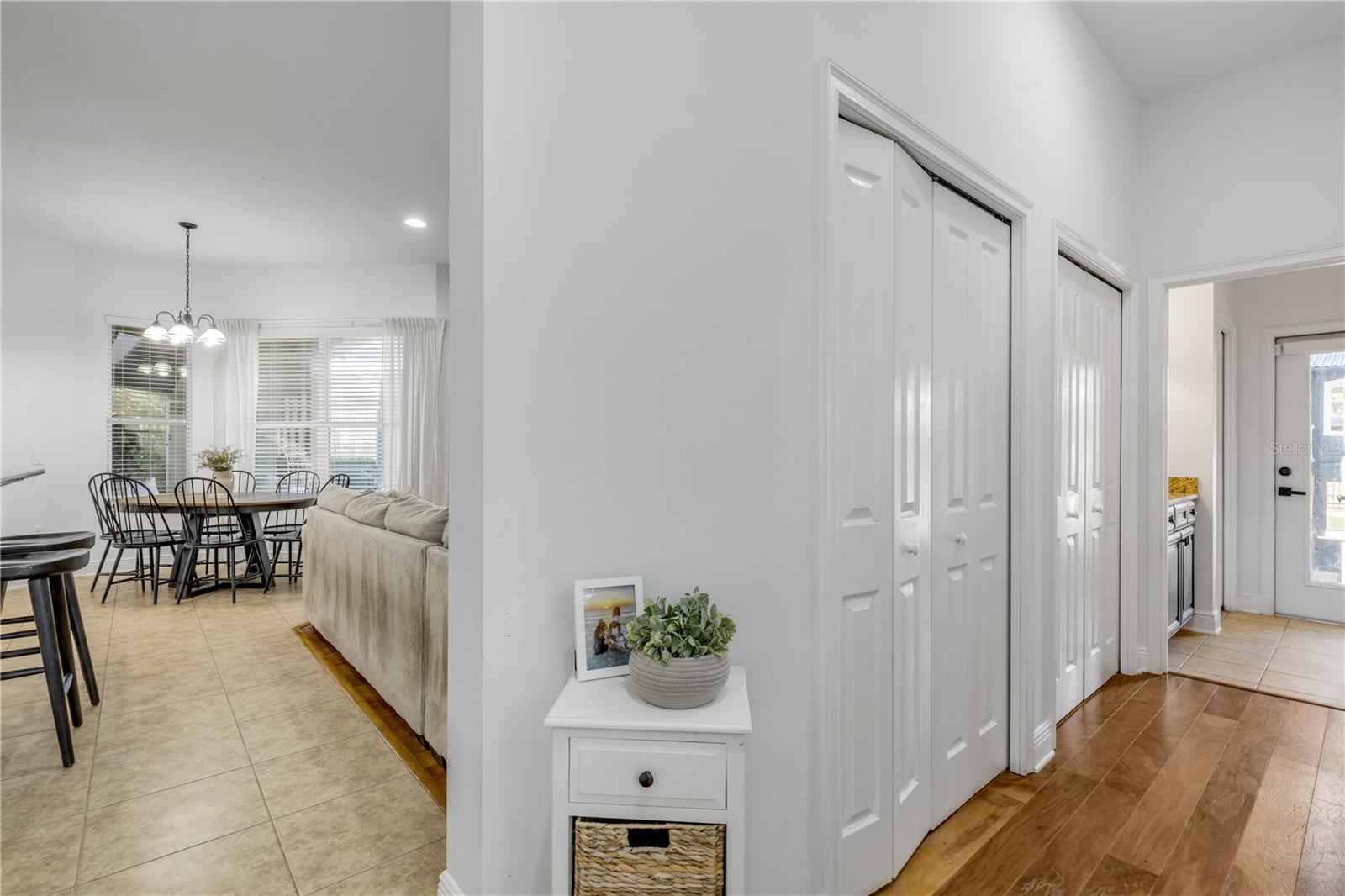 Listing photo id 54 for 3021 Isola Bella Boulevard
