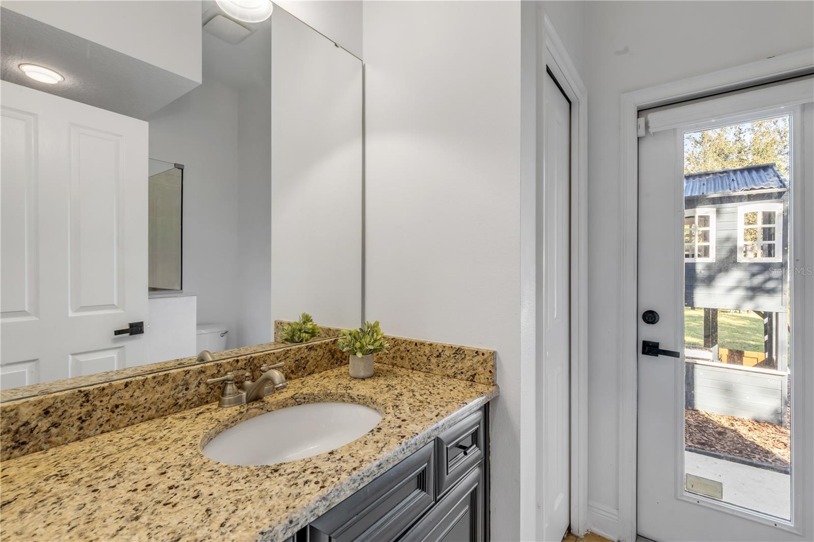 Listing photo id 55 for 3021 Isola Bella Boulevard