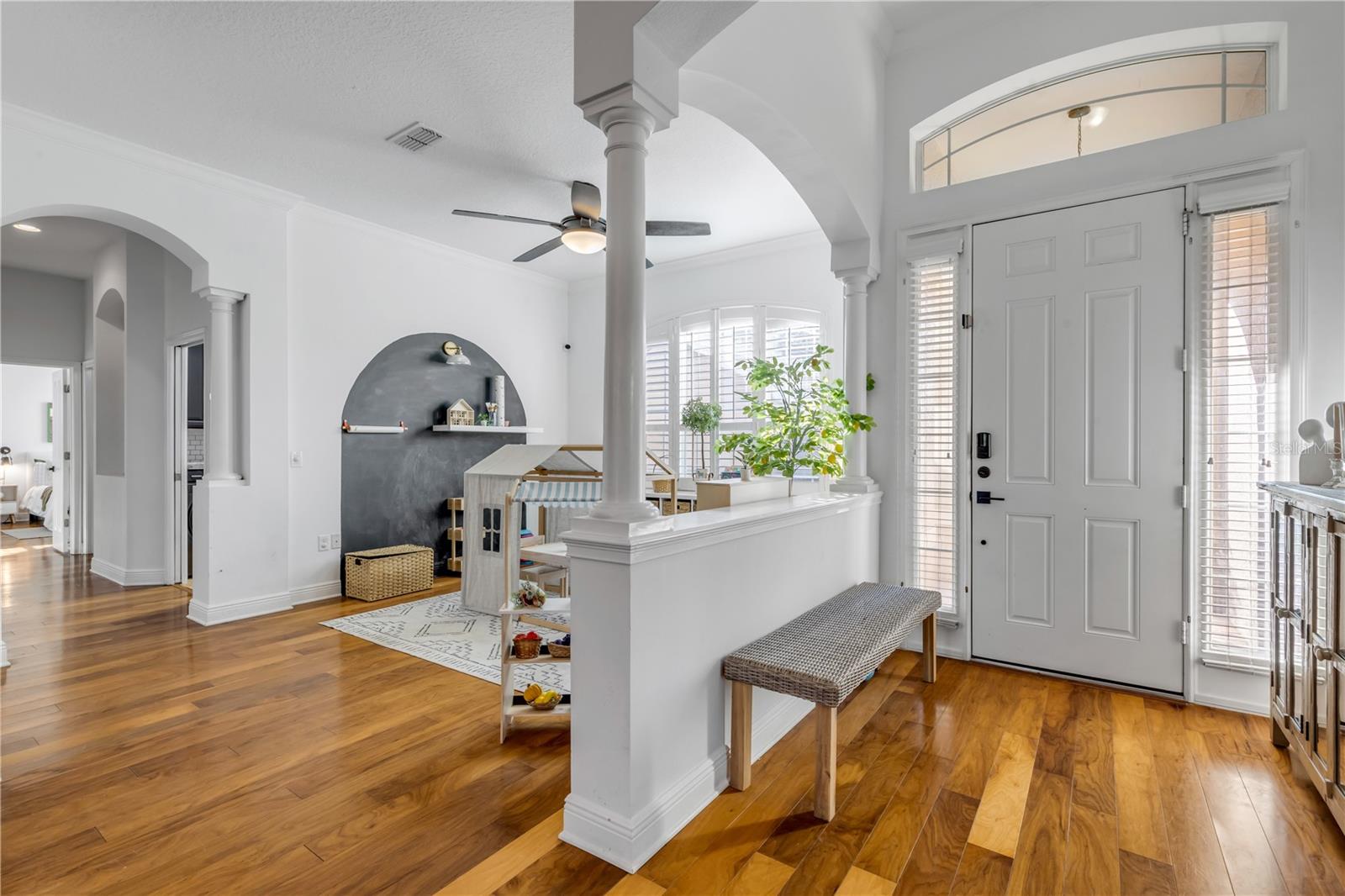 Listing photo id 4 for 3021 Isola Bella Boulevard