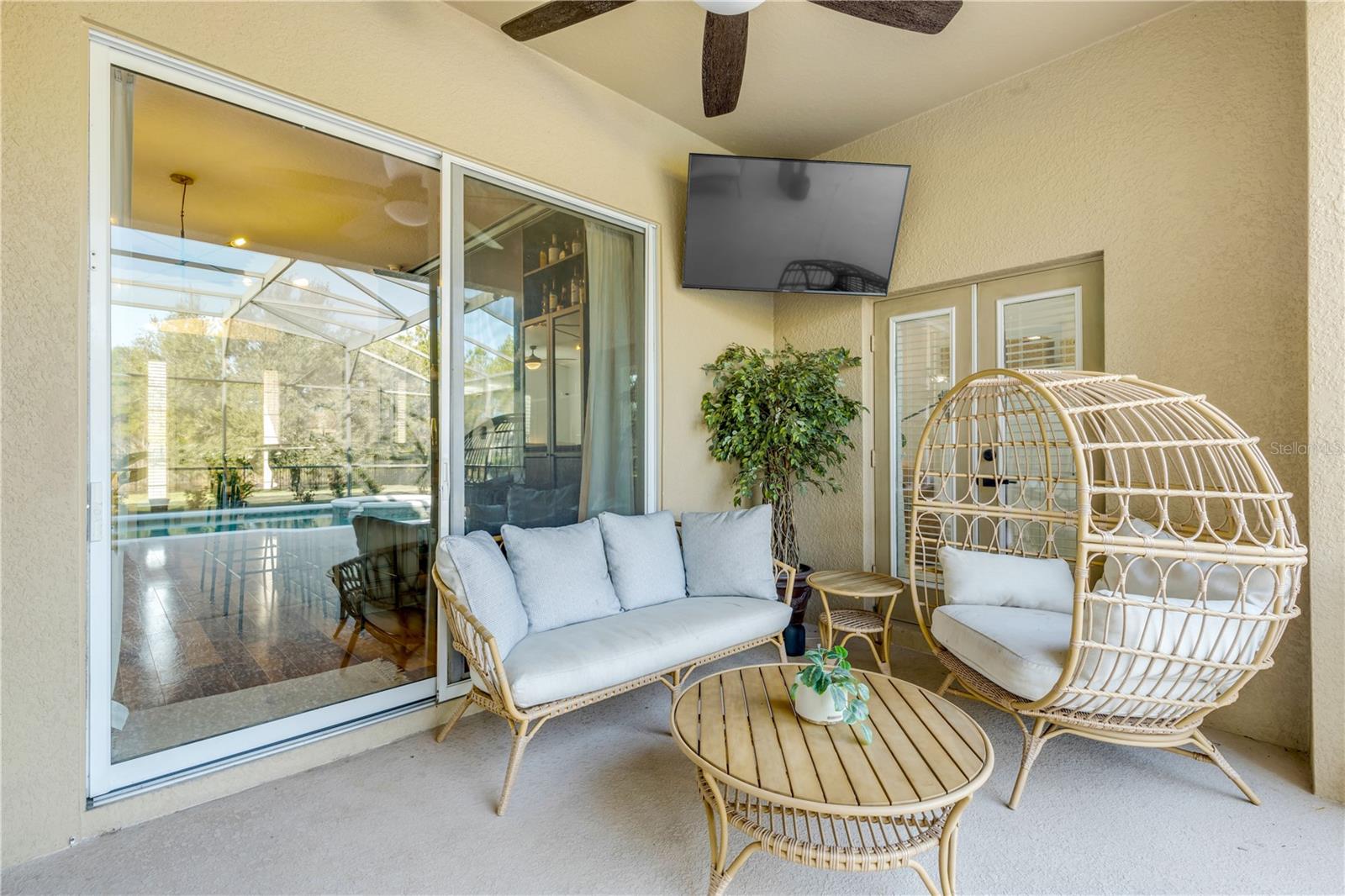 Listing photo id 66 for 3021 Isola Bella Boulevard
