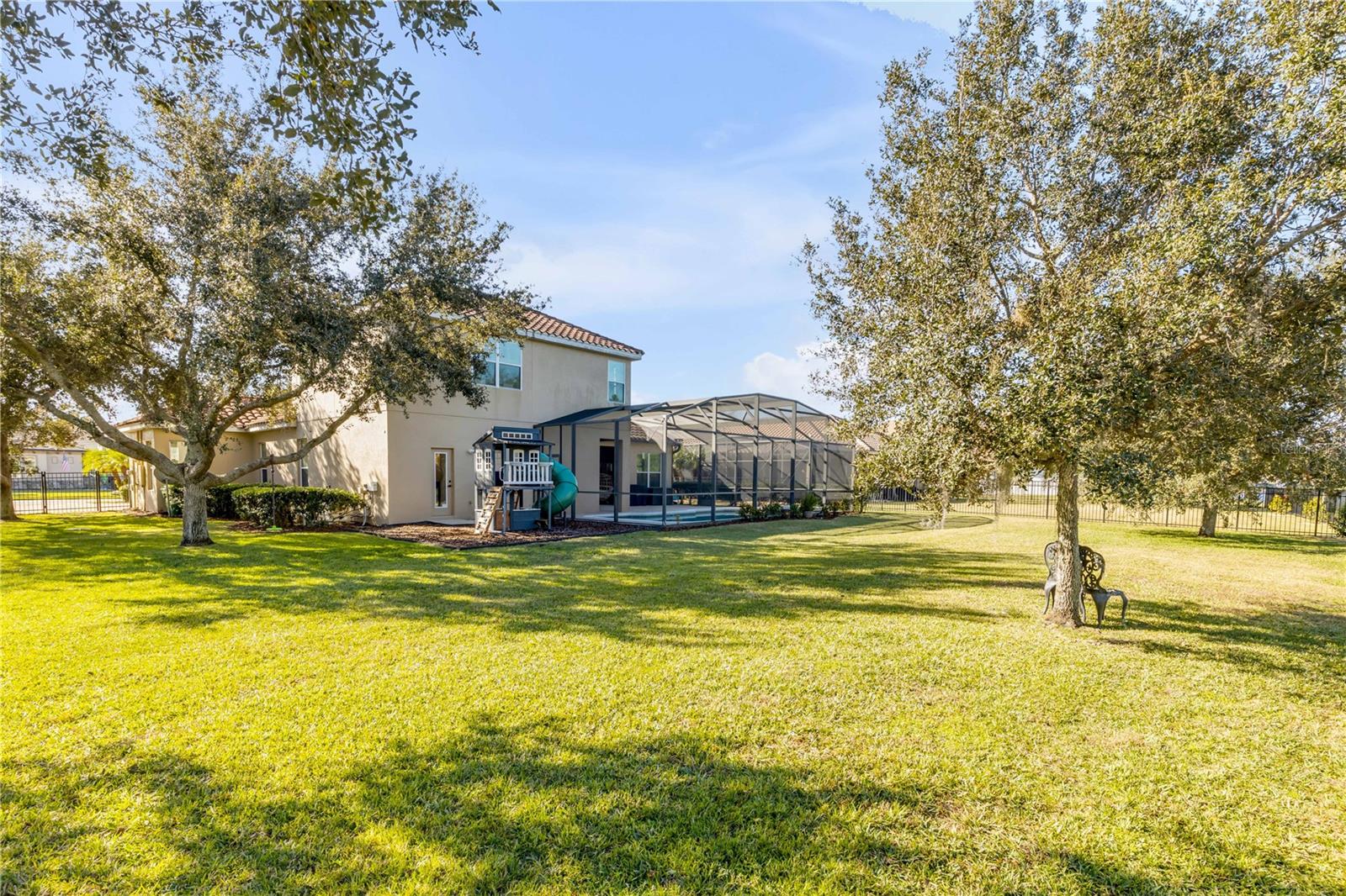 Listing photo id 77 for 3021 Isola Bella Boulevard